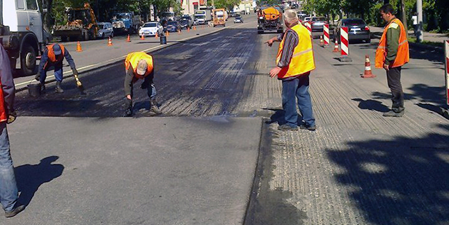Підприємствами корпорації "Київавтодор" виконано роботи з поточного ремонту вулиці Соломянської та Набережного шосе.