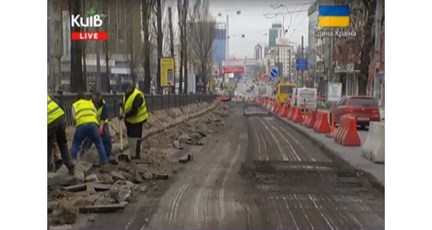 Підприємства комунальної корпорації «Київавтодор» працюють у вихідні, щоб не створювати незручності киянам під час виконання робіт з ремонту вулично-дорожньої мережі