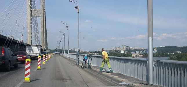 Комунальна корпорація «Київавтодор» продовжує виконання ремонтних робіт на Південному мосту через р. Дніпро