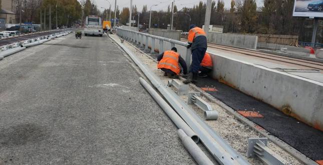 Дорожники продовжують роботи з капітального ремонту об’єктів дорожньої інфраструктури