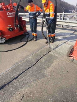 У понеділок, 13 березня, шляхово-експлуатаційні підприємства комунальної корпорації «Київавтодор» проводять роботи з ремонту дорожнього покриття