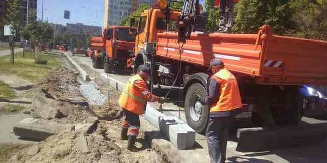 Вечірній Київ: Дороги в роботі: у столиці триває ремонт покриття