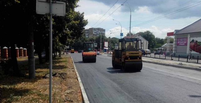 Тривають роботи з поточного (середнього) ремонту доріг столиці